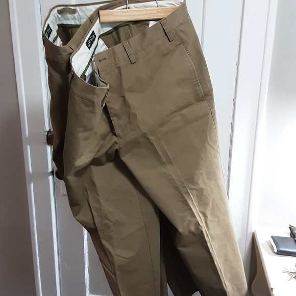 Two pairs Orvis khaki canvas pants 38w - Picture 6 of 7